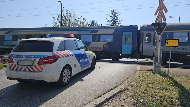 Még tart a helyszínelés /Olvasói fotó