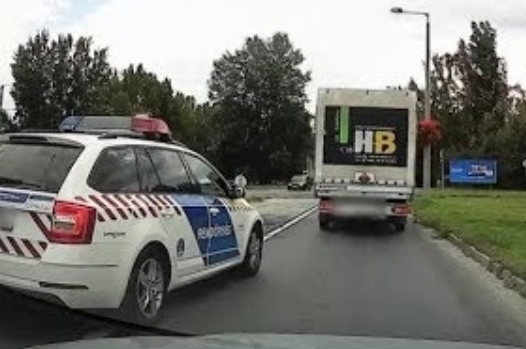 Ledudálta a szabálytalankodó Rendőrautót! Döbbenet ami ezután történt!