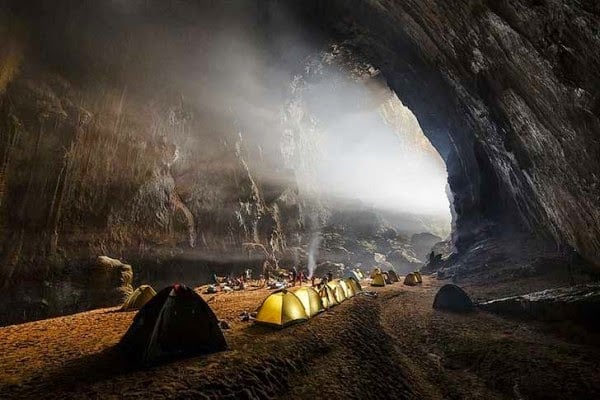 Man Noticed This Hole In A Rock. But What;s Inside Has Astounded The Whole World (10)