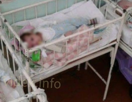 Az árvaházban az egyik gyerek megállás nélkül csak sírt, senki nem tudta megnyugtatni…aztán egyszercsak csend lett. Nem hittek a szemüknek a nevelők amikor beléptek a szobába:
