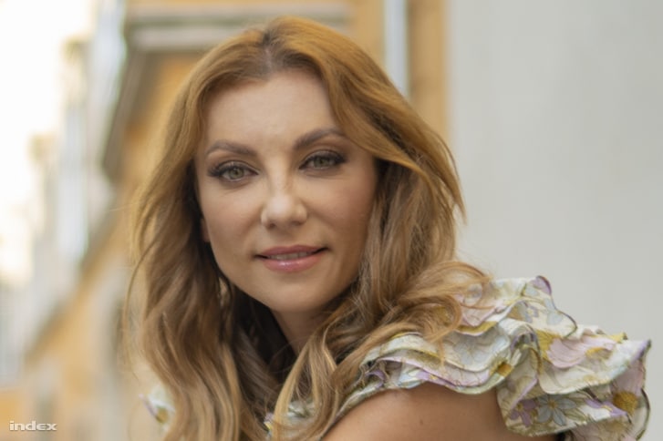 Rúzsa Magdi hármas ikrei