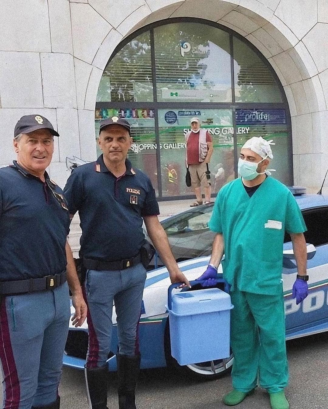 Bravúr Olaszországban: 2 óra alatt több mint 500 kilómétert tettek meg egy Lamborginivel az olasz zsaruk, hogy a donorszerv odaérjen az életmentő műtétre