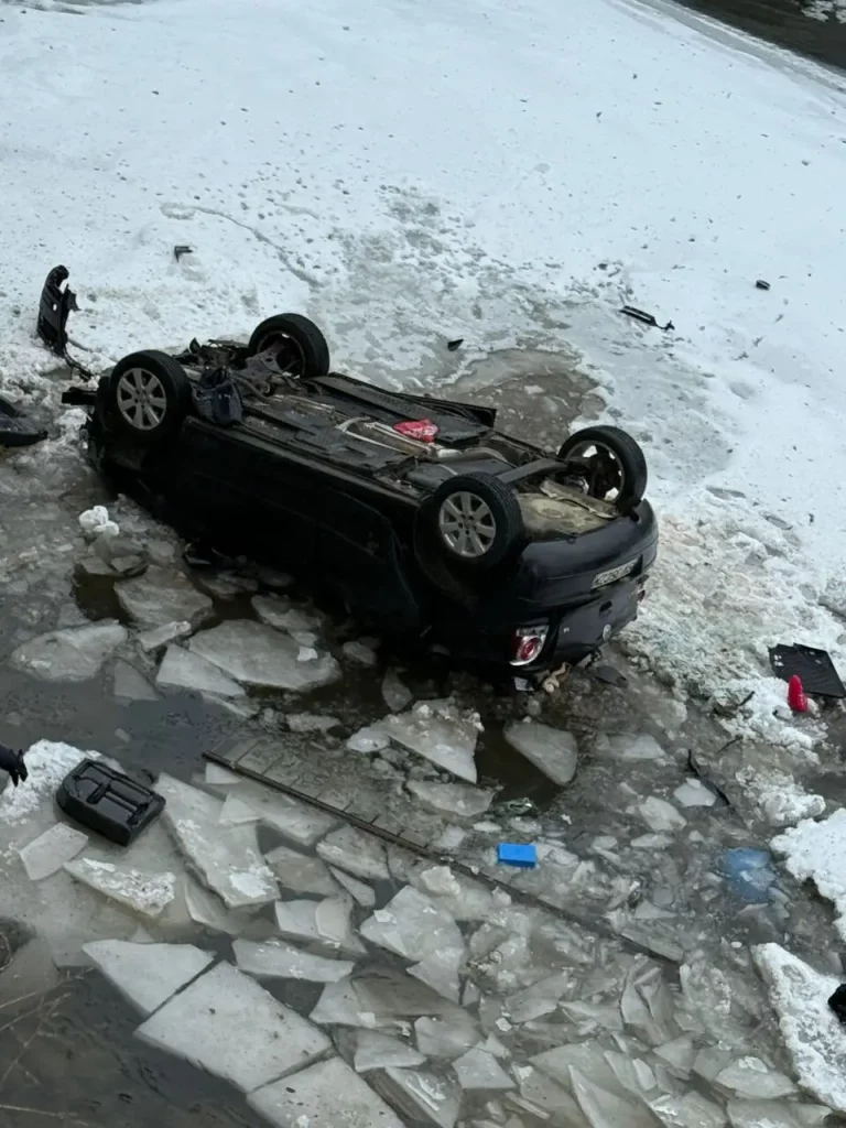 Megcsúszott a jeges úton, egy édesanya és öt gyermeke zuhant a Beszterce folyóba!