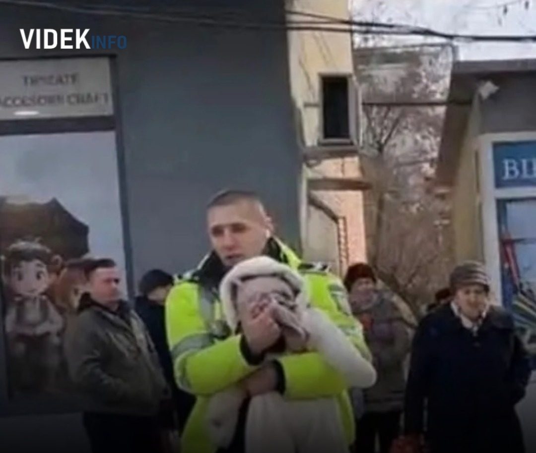 Egy helyi rendőr, volt az őrangyala egy csecsemőnek a mai jászvásári lakástűz során. – Életét kockáztatta, hogy kimentse!