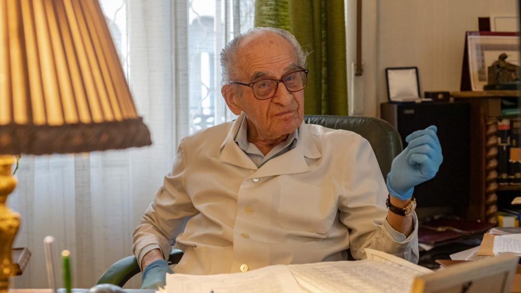 103 évesen meghalt Körmendi István az ország legidősebb háziorvosa