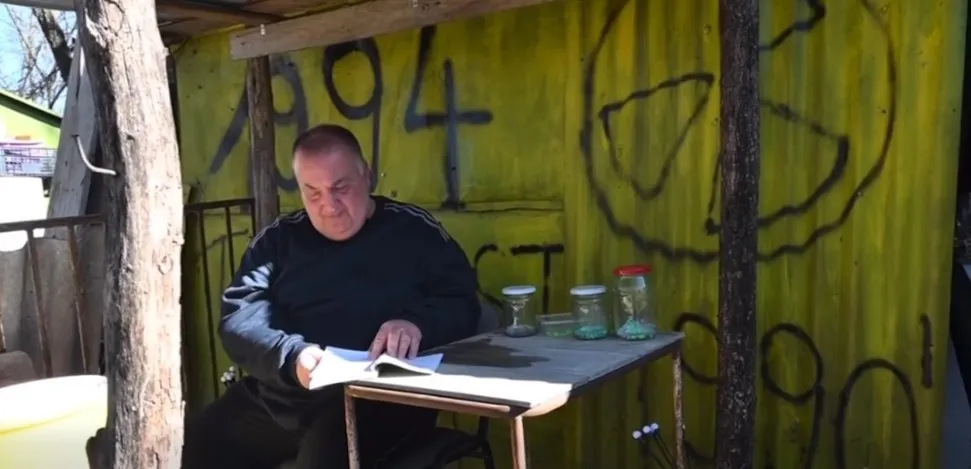 Főiskolára jár és hajnal 3-kor kel a debreceni hajléktalan, így is lehet csinálni!
