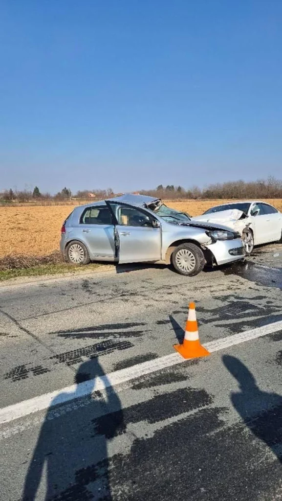 Ők a tegnapi szabácsi baleset áldozatai – Anyát és lányát tarolta le az előző audis