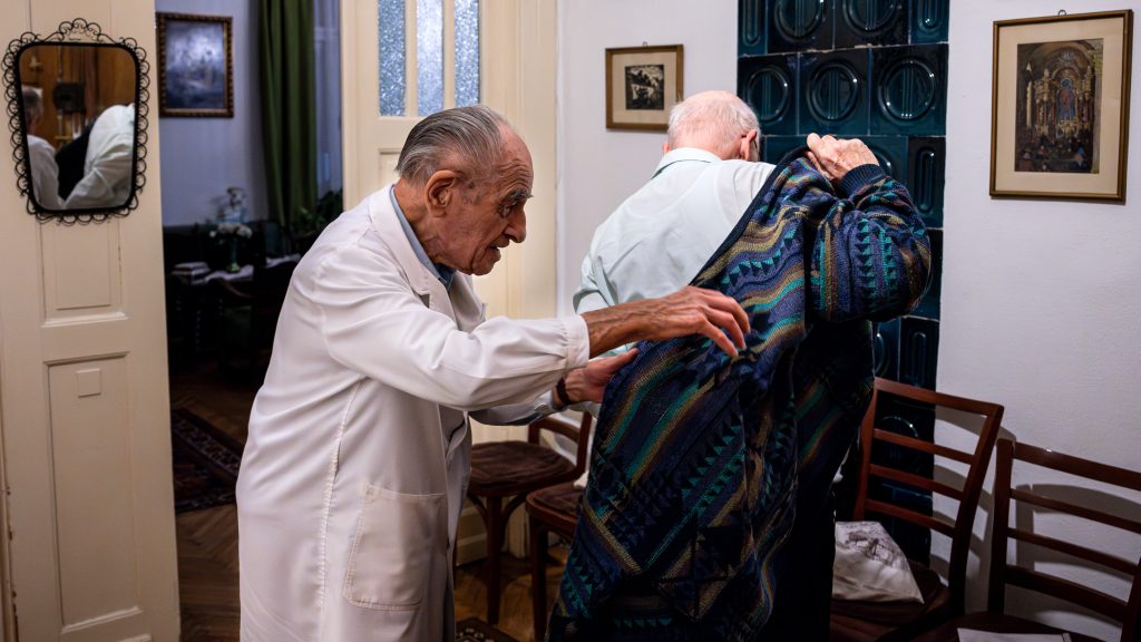 103 évesen meghalt Körmendi István az ország legidősebb háziorvosa