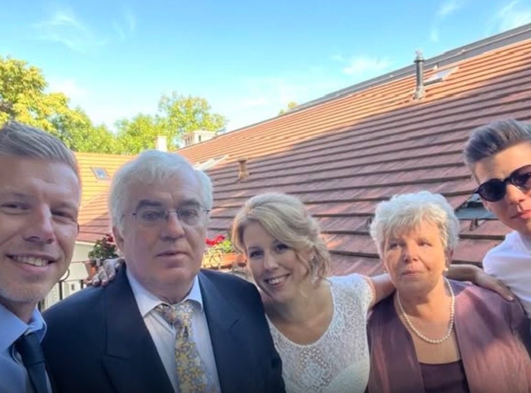 Magyar Péter megmutatta a családját: kiderült, kik a szülei és mivel foglalkoznak a testvérei