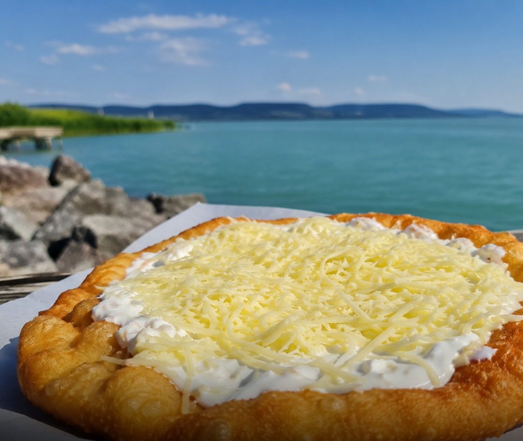 A hétvégén lent voltam a Balatonon, nem hiszed el mennyibe kerül most egy lángos