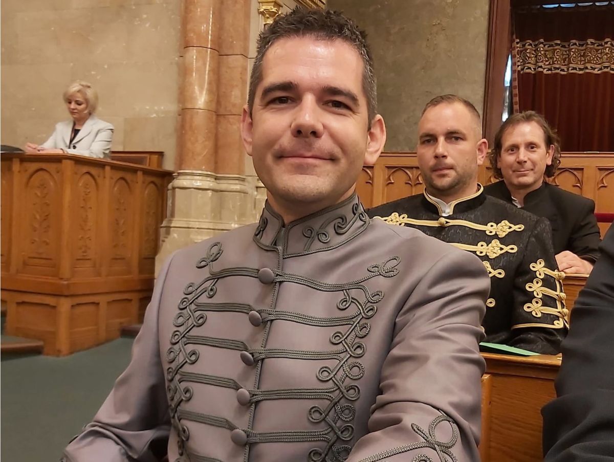 Novák Előd felszólalását a roma alelnök vezette le az Országgyűlésben