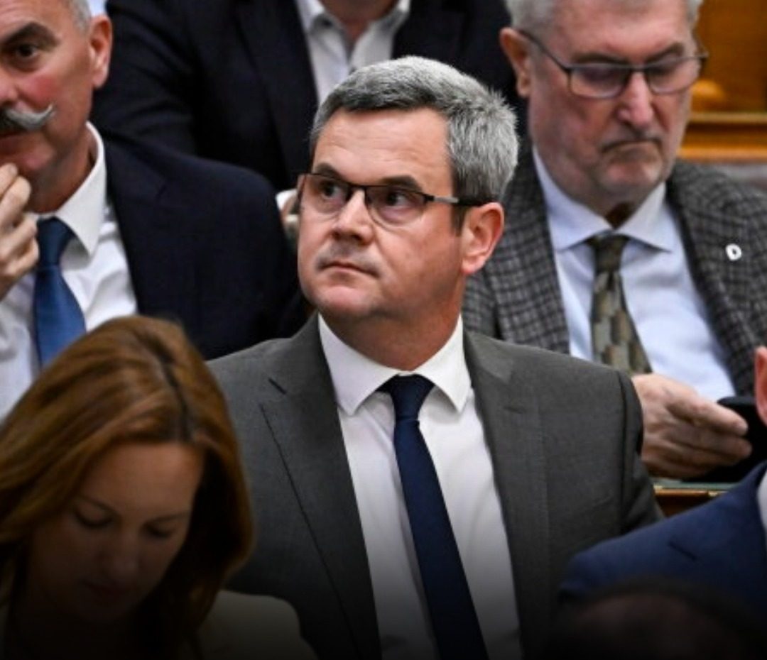 Takács Péter bekiabált, aztán a tiszás traumatológus főorvos úgy helyretette, hogy a fal adta a másikat