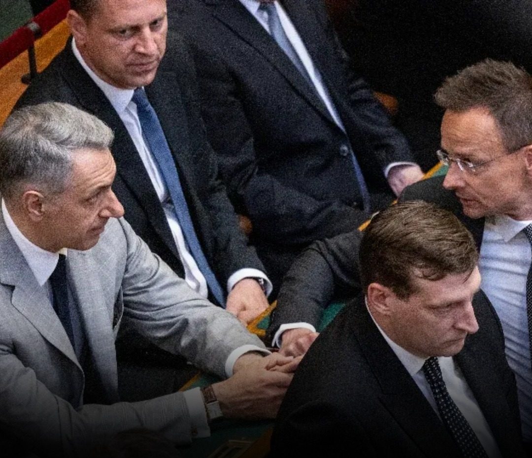 Megvonnák Lázár János, Kocsis Máté és Szijjártó Péter fizetését, mert nem járnak be az Országgyűlésbe