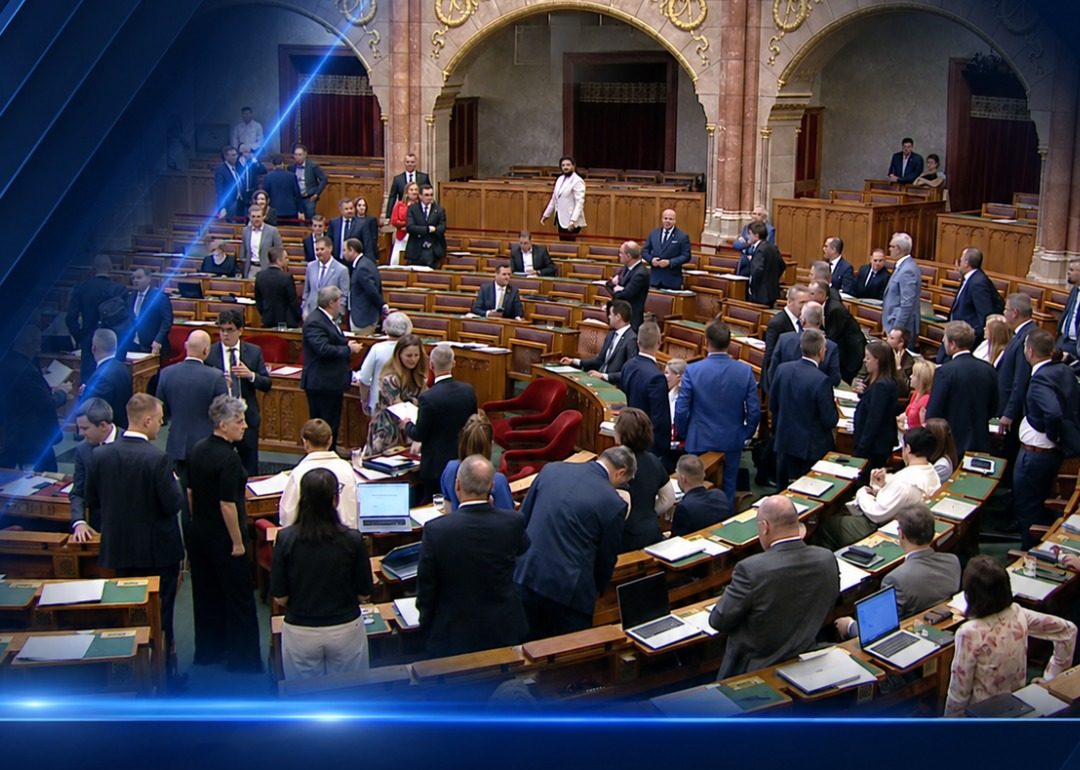 Botrány a Parlamentben: olyat tett a Fidesz, hogy azonnal összehívhatják a Házbizottságot, félbeszakadt az ülés