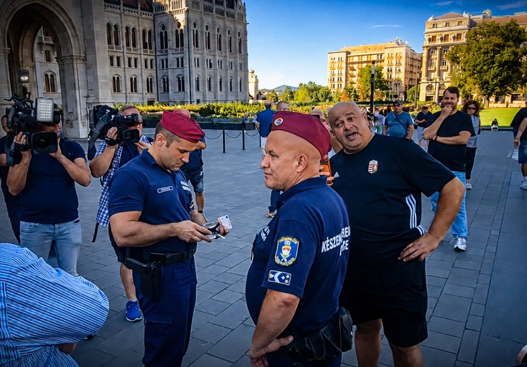 Hatalmas balhé lett a Magyar Péter döntése elleni tüntetésen
