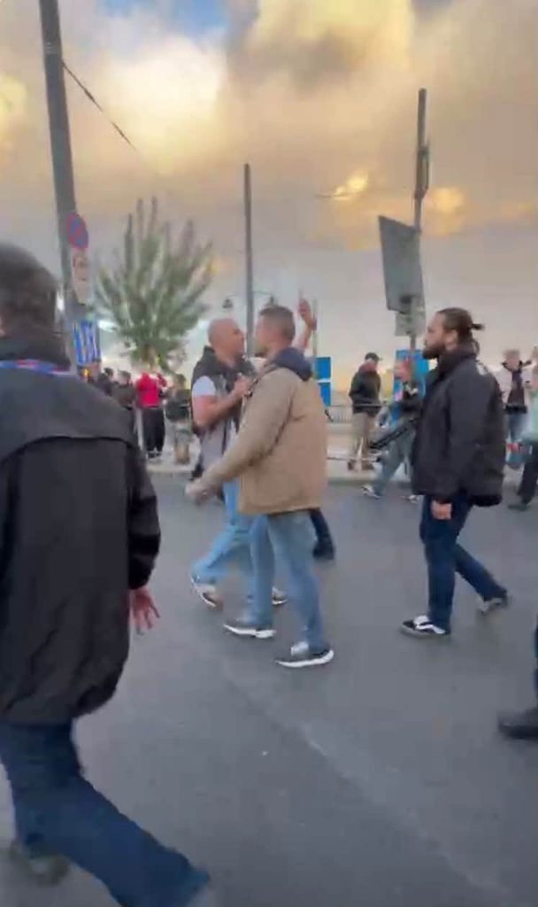 Botrány a mai tüntetésen, a rendőröknek kellett intézkednie: Magyar Pétert vette célba az ismert bajkeverő