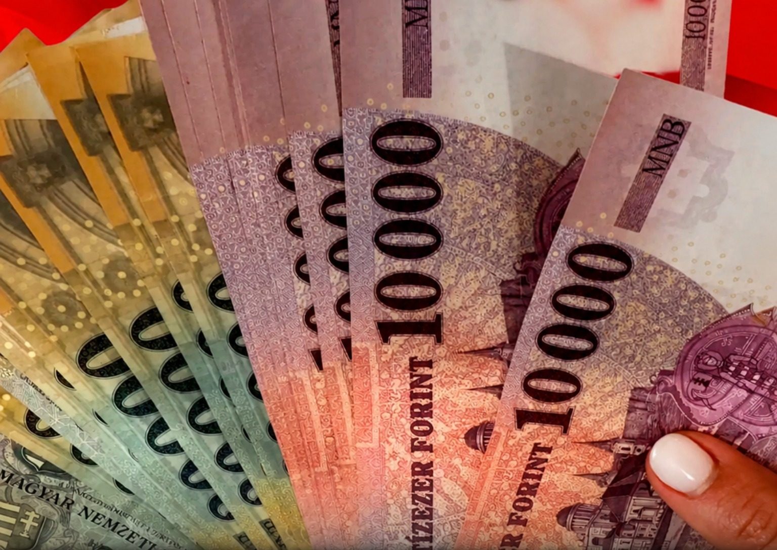 Nem minden nyugdíjas kaphatja meg 2027-ben a 13. és 14. havi nyugdíjat, lényeges dologra figyelmeztetnek